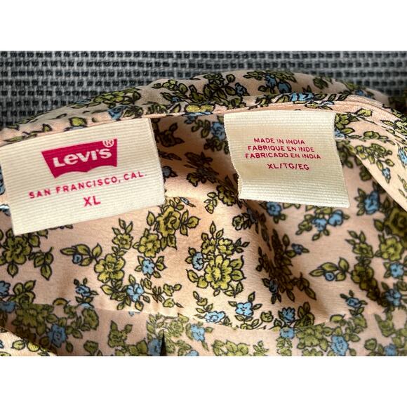 Women's Levis XL Delany Button Front Blouse Flowy Satin Floral - Picture 8 of 9